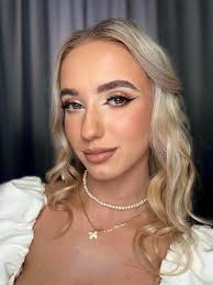 Szukam makijażystki z dojazdem do studia. Hala Targowa Wrocław, makijaż do  sesji zdjęciowej kobiecej dla mojej klientki. 10.07