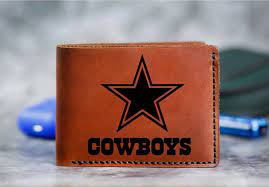 Cowboys Leather Wallet Dallas Player American Football Leather Etsy In 2020 Leather Wallet Mens Engraved Wallet Leather Wallet