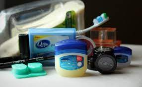 Kiss Your Chapped Winter Lips Goodbye Place A Half Pea Sized Dollop Of Vaseline On An Old Toothbr Vaseline Beauty Tips Vaseline Lip Therapy Beauty Hacks Lips