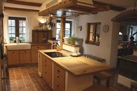 Bekannt Aus Dem Magazin Landlust Die Kuche Mit Dem Kanapee Komplettlosungen Alles Aus Einer Hand Landhauskuc Haus Kuchen Landhauskuche Bauernhaus Kuche