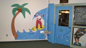 Decorating the door for christmas requires ideas, creativity and of course some help. Top 5 Pic K S To Win Stuco Door Decoration Competition The Gauntlet