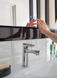Alliez Technologie Et Esthetisme Avec Ce Miroir Connecte Castorama Inspiration Decoration Ideedeco Tendancedeco Sal Miroir Led Miroir Connecte Castorama