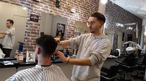 Découvrez notre formation barbier rasage à l'ancienne, des maîtres barbier vont vous apprendre comment offrir un service complet : Formation Barbier Sans Cap Coiffure Formation Barbier Sans Cap Coiffure Coiffeur A Domicile