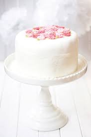 Fondant Torte Fur Anfanger Dreierlei Liebelei Fondant Torten Torten Selber Backen Zitronentorte