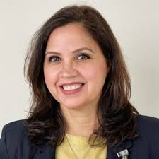 We hosted our RD Arnold Rios JR in store 17236 of district 936 today. 💛  The SM Krissy did an awesome job representing herself, her team and the  store. The store looked