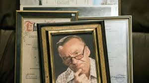 Heinz schenk, aufgenommen am 23.09.1995 während seiner sendung „fröhlich eingeschenkt in der cottbuser stadthalle. Scharf Auf Bembel Auktion In Heinz Schenks Wohnzimmer Medien
