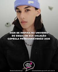 Disponibilizando peças que combinam a praticidade e muita elegância, Dior  apresenta nova coleção cápsula, fazendo parte da Primavera/Verão 2026,  explorando o esqui e as roupas utilizadas para propor uma abordagem  refinada aos