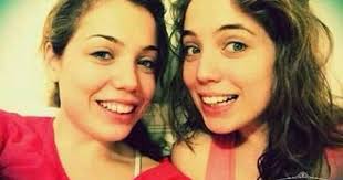 ندى بطلة مسلسل صدفة و اختها التوام Rose Turkish Celebrities Sister Pictures Yara