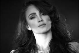 Miss Tara · Biography