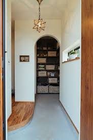 winwinhome r型の垂れ壁で玄関を優しい空間に リノベーション 玄関 玄関 デザイン 垂れ壁