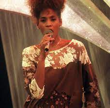 Much beloved pop singing icon, the late whitney houston was given a unique honor at madame. Whitney Houston Bilder Fotos Welt