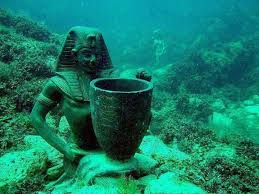 The 5,000 years old structures include the ruins of a castle, a triumphal arch, five temples, a sphinx. 10 Lost Underwater Cities Of Ancient World Listovative