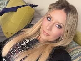 August Recap: 1.) Hung out with Alex Lifeson 2.) Performed at Rushfest  Canada 3.) Rocked out in St. Louis with Femmes of Rock 4.) More from St.  Louis! 5.) And another… 6.)