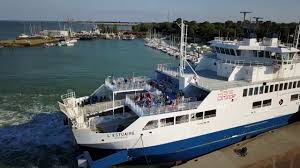 Começar a fazer planos para le verdon sur mer. Suivez Le Drone Prenez Le Bac Au Verdon Sur Mer Pour Royan Youtube