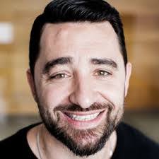 Daniel Hennes's Instagram, Twitter & Facebook