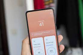 Das mi band erfasst die schritte (daten zum schlaf oder puls oder was man möchte) und speist sie in die app apple health auf dem iphone ein. Mi Health The New Xiaomi Health App That You Can Download Now In Apk Format Techreen