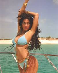 Какие операции делала кайли дженнер. Volosy Kajli Dzhenner Mejk Ap I Kajli Dzhenner Telo Kartinka 7708769 Na Favim Ru