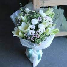 Flower Bouquet Of Royal Beauty In Dhanbad 2100 Online Flower Delivery Flower Delivery Best Online Flower Delivery