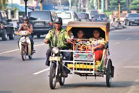Anda bisa menemukan diantara kelucuan dari gambar dp dan koleksi gambar yang mengundang tawa lepas ini selain dapat dipergunakan sebagai dp bbm, wallpaper, gambar profil di akun sosial media juga di. Indonesia Itu Kaya Dan Unik Alat Transportasi Tradisional Ini Menjadi Bukti Keunikan Indonesia Tokopedia Blog