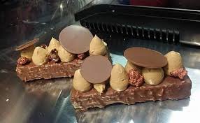 Demo Barres Chocolat Et Noisettes Au Salon Sugar Cuisineshop Demo Pastry Parisbrest Baba Chocolat Noisettes Desserts
