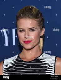 Sarah wright hi-res stock photography and images