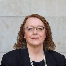 Lynette Simmons's Instagram, Twitter & Facebook