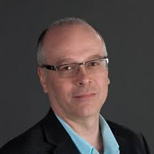 It's not every day that your first child completes her bachelor degree and  gets accepted in a master's degree! Fills me with emotion, I'm so proud of  you, Bravo Juliette! GO! Women