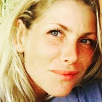 Leslie Pringle's Instagram, Twitter & Facebook