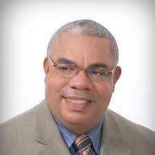 Monseñor Nouel: Energía en abundancia, comunidades oscuras