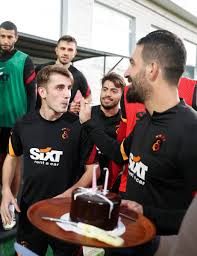 Kerem aktürkoğlu için kritik tarih 28 ağustos! Galatasaray Sk On Twitter Antrenmanin Ardindan Futbolcumuz Kerem Akturkoglu Nun Dogum Gunu Kutlandi