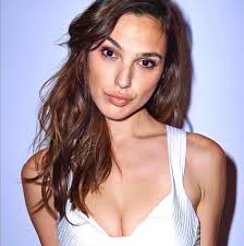 ❤️ . . . . #alexandradaddario #AngelinaJolie #MeganFox #margotrobbie  #chrisevans #ChristianBale #AnneHathway #BrieLarson #ScarlettJohansson  #elizabetholsen #JenniferLopez #JenniferAniston #JenniferLawrence  #priyankachopra #KristenStewart ...