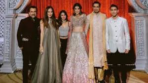 Biodata valerie thomas, lengkap umur dan agama, putri jeremy thomas yang hot abis. Jeremy Thomas Jadi Mak Comblang Pernikahan Rocky Soraya Dan Melissa Ginting