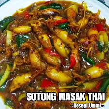 Ayam masak merah, makanan yang selalu dihidang masa kenduri atau perkahwinan, kalau nak buat sendiri boleh. Resepi Ummi Assalamualaikum Slmt Malam Semua Menu Tghri Sotong Masak Thai Sotong Masak Thai Bhn2 Sotong Stgh Kilo Bwg Kecik 3 Ulas Bwg Putih 2 Ulas Halia 1inci Cili Merah