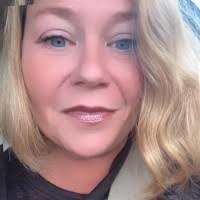 Jen Korn's Instagram, Twitter & Facebook