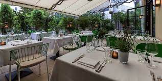 Der durchgangsbahnhof an der berliner stadtbahn gehört zu den über 80 bahnhöfen der zweithöchsten preisklasse von db station&service und ist umsteigepunkt. Grace Restaurant Berlin Szene Restaurant Berlin Charlottenburg