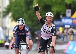 He's been riding rather conservatively, attacking occasionally, with 2 to 4 min efforts. Ibzoyrza6og4hm