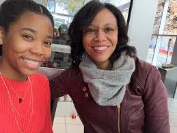 Lisa Dees's Instagram, Twitter & Facebook