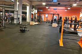 La marque qui détient près de 330 clubs en france débarque à marmande avec une salle équipée de nombreuses machines dernier cri. Salle De Sport Basic Fit Le Havre Rue Henri De Saint Delis