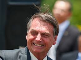 A pandemia do novo coronavírus esvaziou a entrada do palácio do alvorada, justo no dia de aniversário de 65 anos do presidente jair bolsonaro. Bolsonaro Recebe Filhos E Passa A Manha De Aniversario No Alvorada Poder360