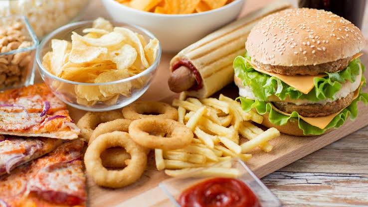 3 nhóm thực phẩm cần tránh xa khi đang giảm cân