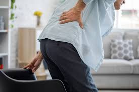 C'est entre 35 et 50 ans que les sciatiques sont les plus fréquentes. Mal Au Bas Du Dos Causes Traitement Et Prevention