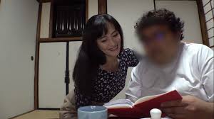 平岡里枝子】デブ息子を寵愛してやまない美熟女お母さん！乳首だけで絶頂してしまう敏感な体で息子を貪る変態プレイ | エッチな写真