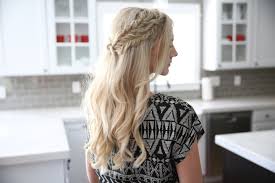 Our review includes the latest natural hairstyles as well as incredibly feminine 'dos with braids and bridal veils. Half Up Side Braid Cute Girls Hairstyles