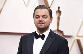 He started out in television before moving on to film, scoring an oscar nomination for his role in what's eating gilbert grape. Leonardo Di Caprio Doku Auf Arte Der Titanic Hysterie Entkommen Kultur Stuttgarter Nachrichten