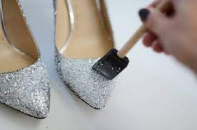 Zusätzlich können accessoires, wie mit diesen schuhen macht man sowohl im alltag, als auch zu besonderen gelegenheiten eine gute figur. Pumps Aufpeppen 6 Diy Ideen Fur Glamourose Absatzschuhe