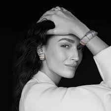 Douglas Housley's Instagram, Twitter & Facebook