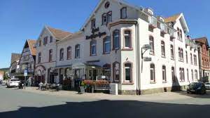 Hotel deutsches haus, sankt martin'den birkaç dakika uzaklıkta bulunup ücretsiz otopark, özel bir kasa gibi hotel deutsches haus, friedhof blomberg'a yürüme mesafesinde yer almaktadır. Hotel Deutsches Haus Blomberg Holidaycheck Nordrhein Westfalen Deutschland