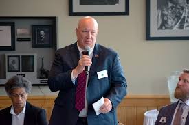 Student Veterans Meet With U.S. Secretary of Veterans Affairs Denis  McDonough