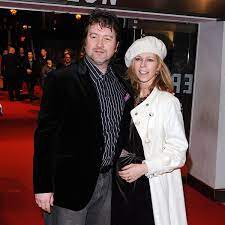 Derek draper (born 11 may 1943, swansea) is a former welsh professional footballer. Kate Garraway Has Given An Update On Her Husband S Deeply Critical Coronavirus Fight Wales Online