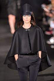 Uzun Pelerin Modelleri Google Da Ara Moda Stilleri Moda Haftalari Moda